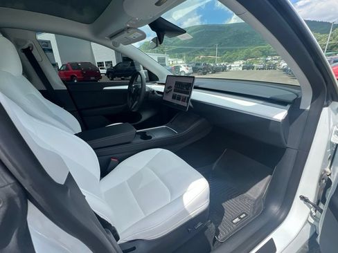 Used 2023 Tesla Model Y Long Range AWD/4WD image 11