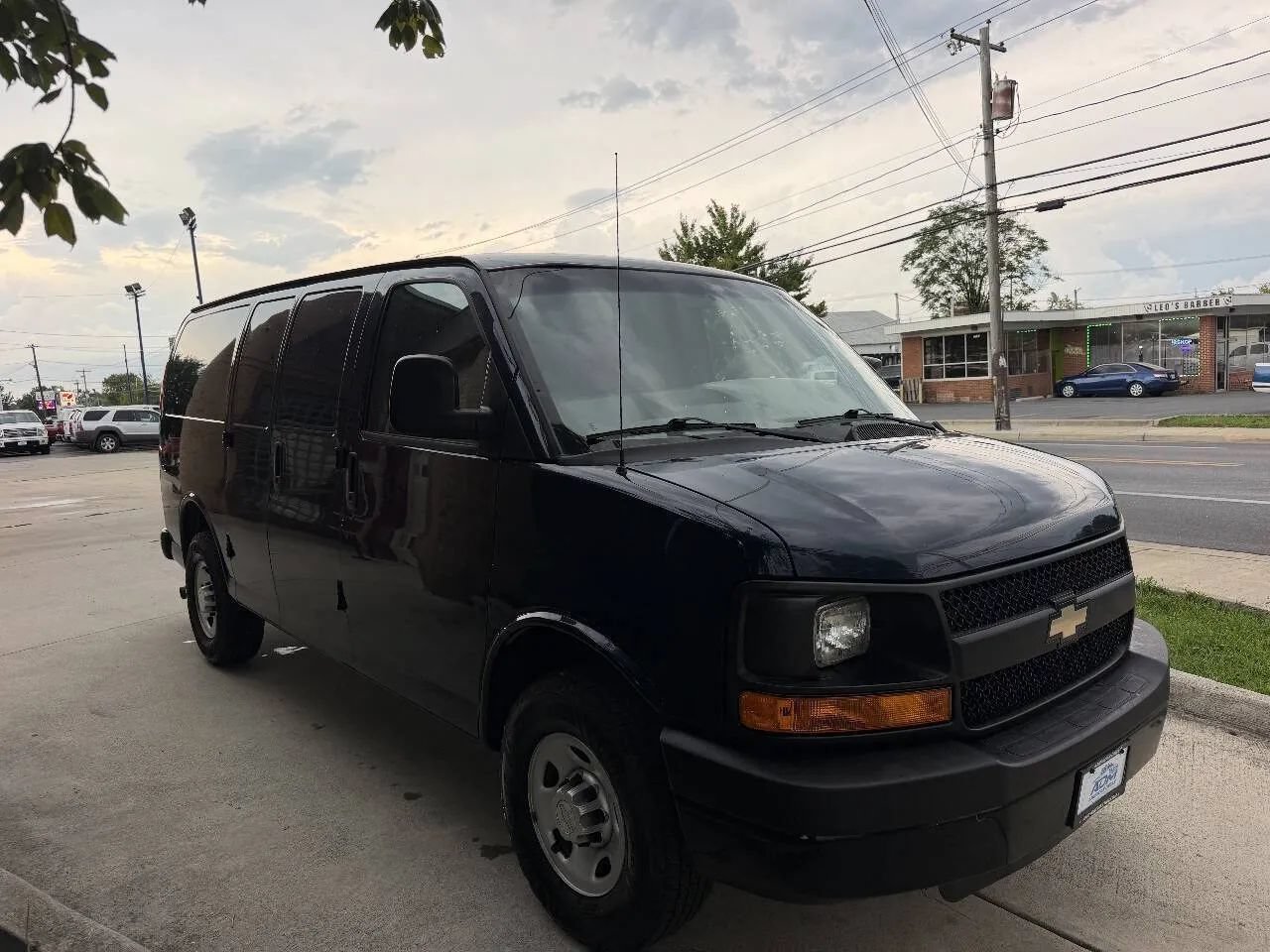 Used 2015 Chevrolet Express 2500 w/ Cold Climate Package RWD image 4