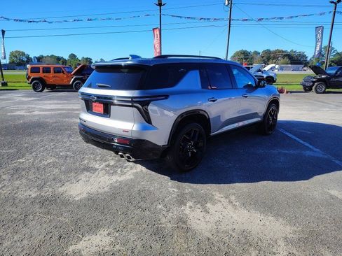 Used 2024 Chevrolet Traverse RS w/ LPO, Floor Liner Package image 6