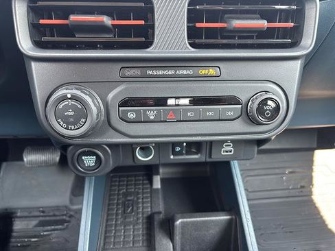Certified 2025 Ford Maverick Lariat w/ 4K Tow Package AWD/4WD image 24