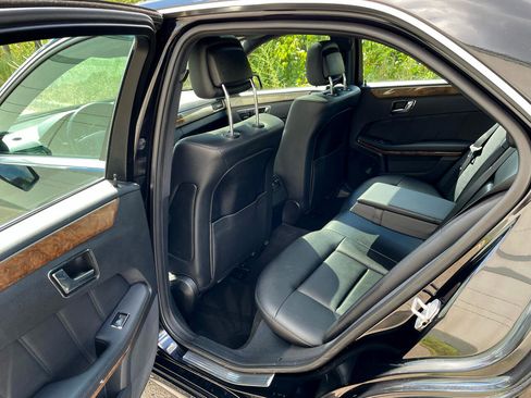 Used 2010 Mercedes-Benz E 350 4MATIC Sedan image 15