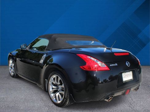 Used 2014 Nissan 370Z Touring RWD image 7