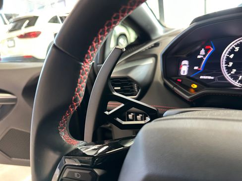 Used 2021 Lamborghini Huracan EVO image 17