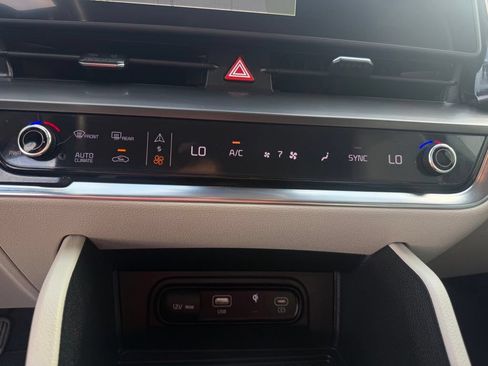 Used 2023 Kia Sportage EX FWD image 31