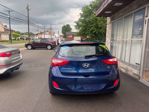 Used 2013 Hyundai Elantra GT w/ Tech Pkg FWD image 4