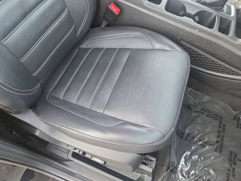 Used 2019 Ford Escape Titanium AWD/4WD image 32