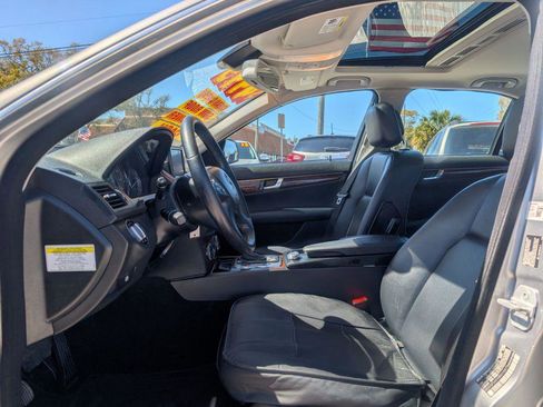 Used 2008 Mercedes-Benz C 300 Sedan image 9