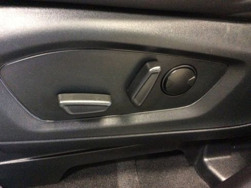 Used 2023 Ford Explorer XLT w/ Equipment Group 202A image 17