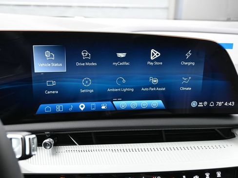 New 2027 Cadillac Optiq Premium Sport w/ LPO, Floor Liner Package AWD/4WD image 20