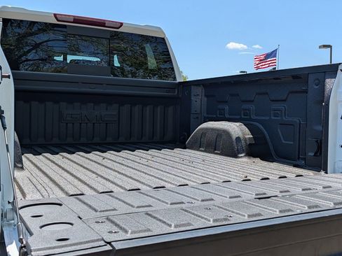 New 2026 GMC Sierra 1500 SLT w/ SLT Premium Plus Package AWD/4WD image 31