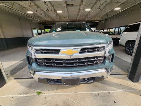 Used 2026 Chevrolet Silverado 1500 LT w/ Z71 Off-Road Package AWD/4WD image 2