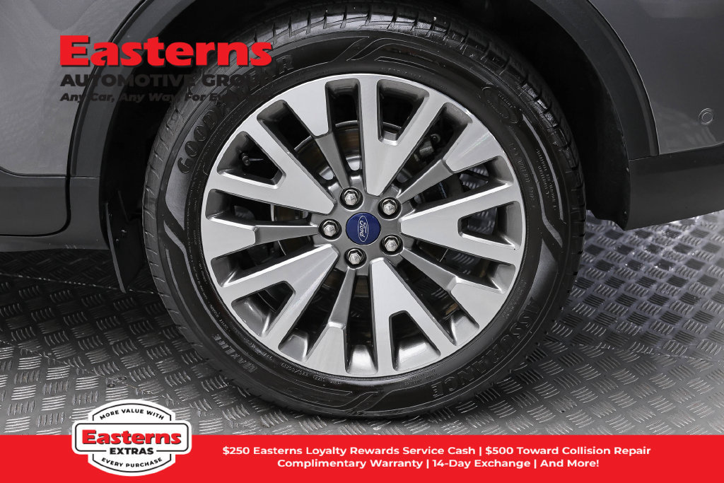 Used 2021 Ford Escape Titanium AWD/4WD image 9