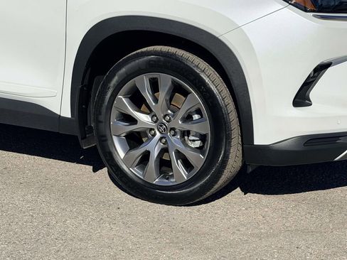 Certified 2025 Toyota Grand Highlander AWD image 26