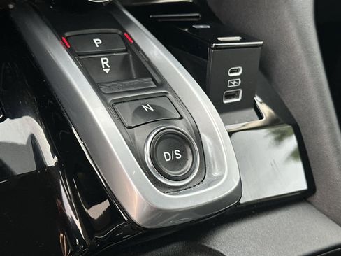 Certified 2024 Acura MDX FWD w/ Technology Package image 18