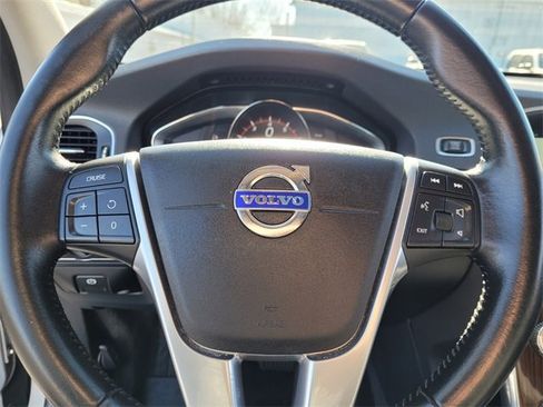 Used 2016 Volvo S60 T5 image 21