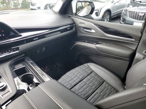 Certified 2024 Cadillac Escalade V w/ LPO, ONYX Package image 18