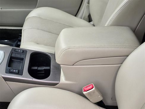 Used 2013 Subaru Outback 3.6R Limited w/ Moonroof Pkg image 10