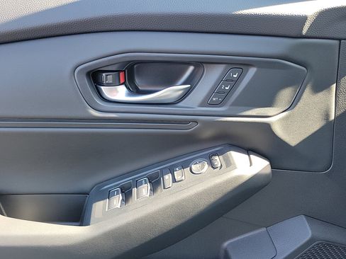 Certified 2025 Honda Accord EX-L image 17