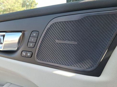 New 2026 Volvo XC60 T8 Ultra w/ Climate Package image 14