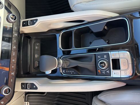 Used 2025 Kia Telluride SX Prestige image 32