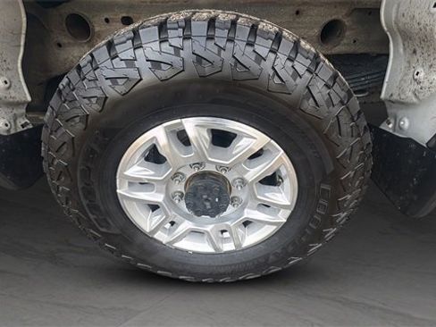 Used 2022 Chevrolet Silverado 2500 LT image 26