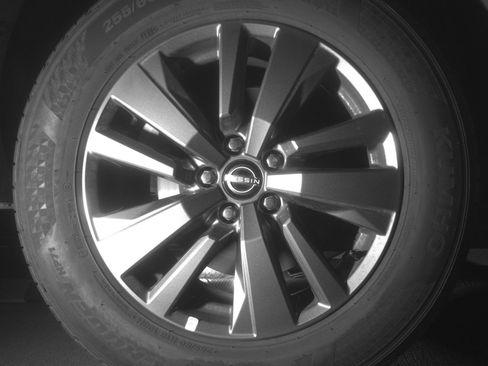 Used 2025 Nissan Pathfinder SV image 15