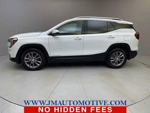 Used 2024 GMC Terrain SLT AWD/4WD image 2