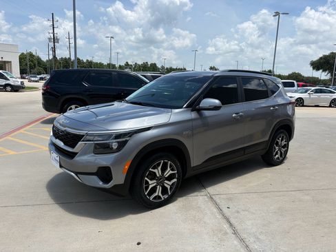 Used 2022 Kia Seltos EX AWD/4WD image 4