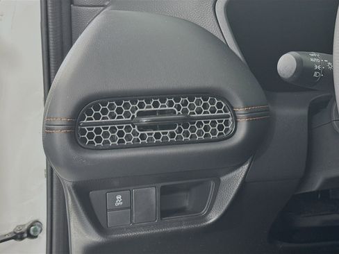 Certified 2025 Honda HR-V Sport image 10