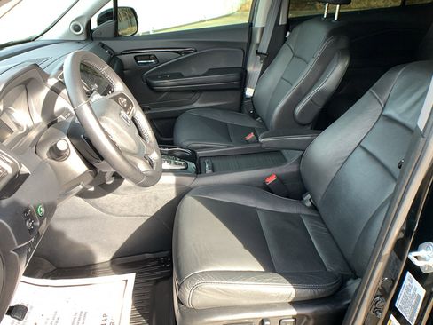 Used 2021 Honda Pilot Touring image 13