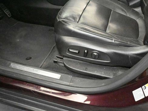 Used 2017 GMC Acadia SLT AWD/4WD image 12