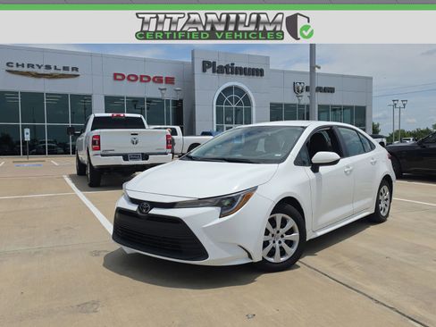 Used 2024 Toyota Corolla LE FWD image 1