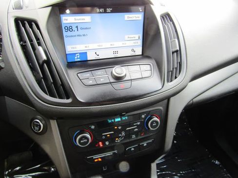 Certified 2018 Ford Escape SE image 21