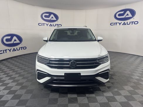 Used 2024 Volkswagen Tiguan SE FWD image 9