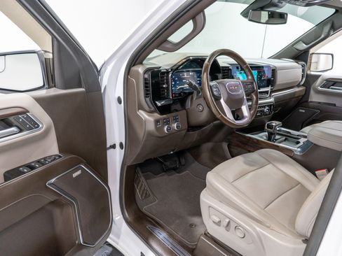 Used 2023 GMC Sierra 1500 SLT w/ SLT Premium Package AWD/4WD image 13