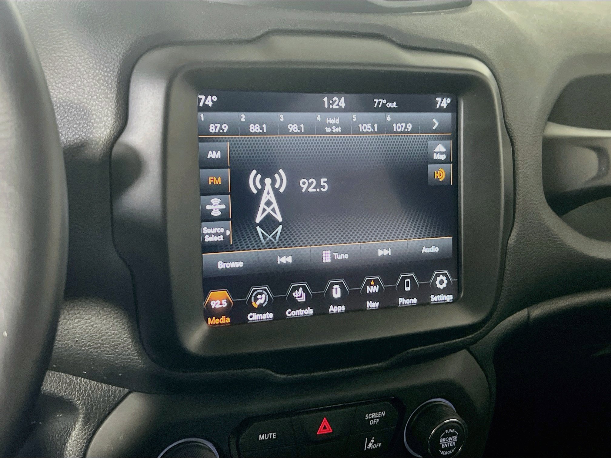 Used 2023 Jeep Renegade Altitude w/ Convenience Group I AWD/4WD image 15