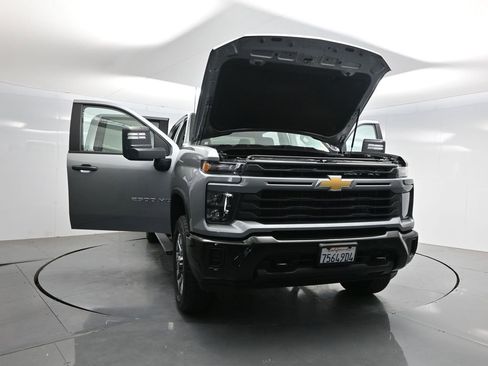 Used 2025 Chevrolet Silverado 2500 Custom w/ Custom Convenience Package AWD/4WD image 53