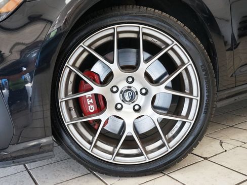 Used 2018 Volkswagen GTI SE FWD image 48