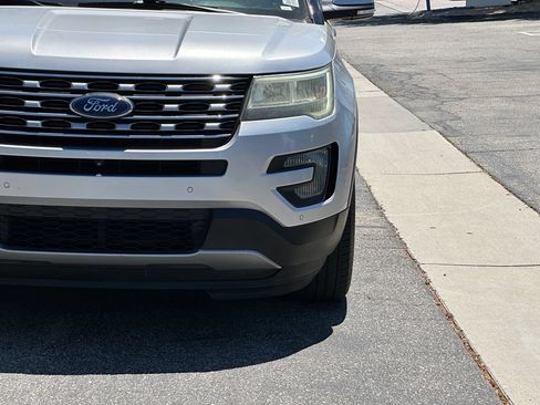 Used 2017 Ford Explorer Limited AWD/4WD image 13