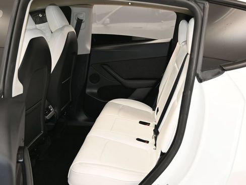 Used 2023 Tesla Model Y Performance AWD/4WD image 36