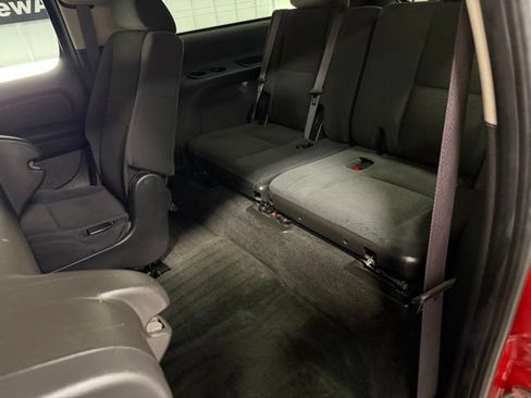 Used 2007 Chevrolet Suburban 2500 LT w/ Skid Plate Package AWD/4WD image 11