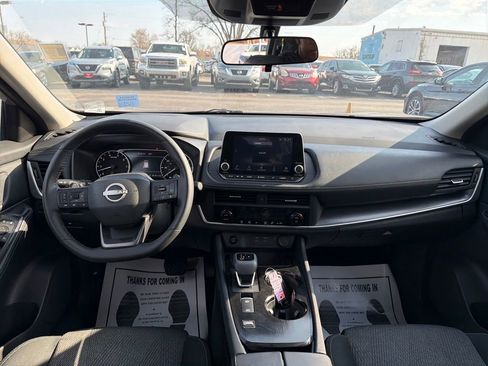 Certified 2025 Nissan Rogue SV FWD image 15