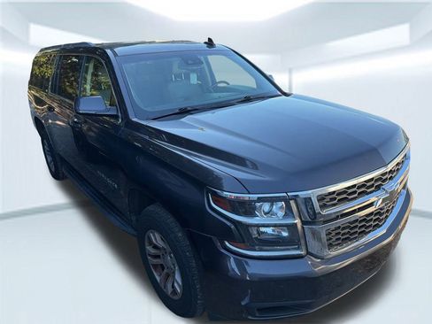 Used 2018 Chevrolet Suburban LT image 6