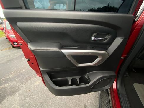 Used 2019 Nissan Titan PRO-4X image 25