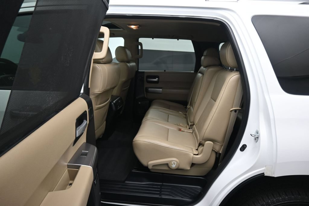 Used 2019 Toyota Sequoia Limited w/ Safety & Convenience Package AWD/4WD image 34