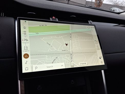 Certified 2024 Land Rover Discovery Sport S image 15