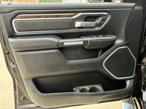 Used 2019 RAM 1500 Laramie image 9