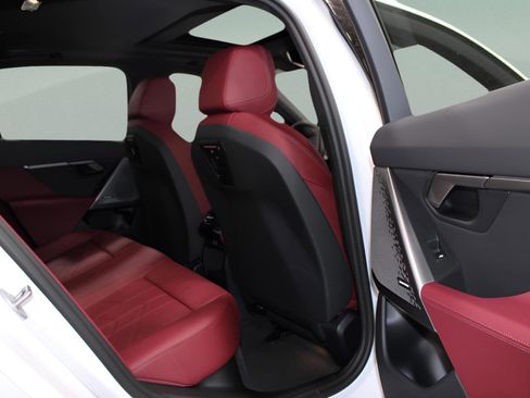 Certified 2025 BMW 530i xDrive w/ Premium Package image 13