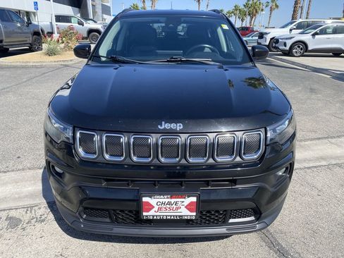 Used 2022 Jeep Compass Latitude FWD image 30