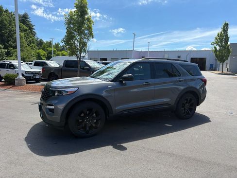 Used 2024 Ford Explorer ST-Line w/ Class IV Trailer Tow Package AWD/4WD image 1